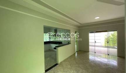 Casa à venda, 3 quartos, 1 suíte, 3 vagas, Jardim Patrícia - Uberlândia/MG