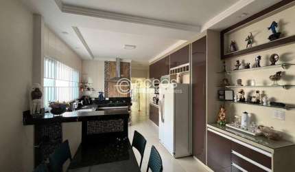 Casa à venda, 3 quartos, 3 suítes, 3 vagas, Presidente Roosevelt - Uberlândia/MG