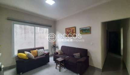 Casa para aluguel, 4 quartos, 1 suíte, 4 vagas, Granada - Uberlândia/MG