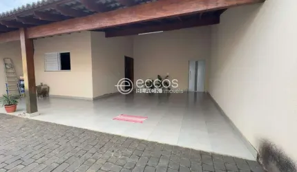 Casa à venda, 3 quartos, 1 suíte, 4 vagas, Santa Mônica - Uberlândia/MG