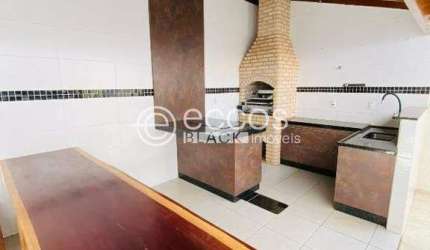 Casa para aluguel, 3 quartos, 1 suíte, 2 vagas, Alto Umuarama - Uberlândia/MG