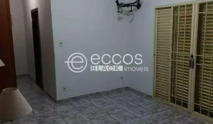 Casa à venda, 3 quartos, 1 suíte, 7 vagas, Nossa Senhora das Graças - Uberlândia/MG