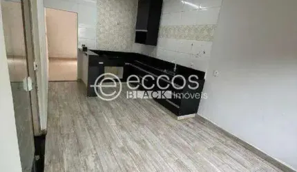 Casa à venda, 3 quartos, 1 suíte, 2 vagas, Laranjeiras - Uberlândia/MG
