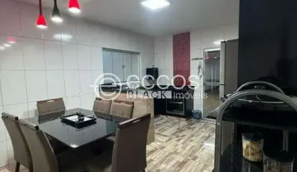 Casa à venda, 3 quartos, 1 suíte, 3 vagas, São Jorge - Uberlândia/MG