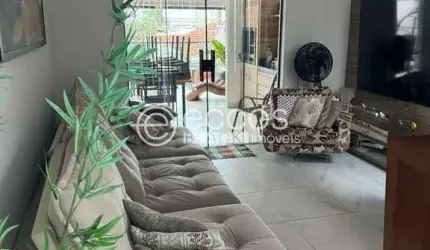 Casa à venda, 3 quartos, 1 suíte, 1 vaga, Martins - Uberlândia/MG