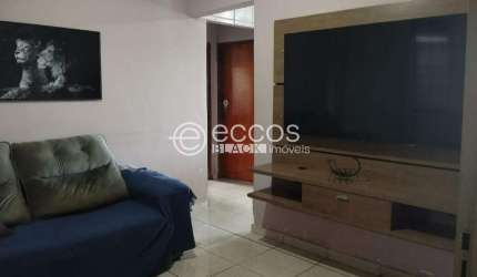 Casa à venda, 2 quartos, 5 vagas, Granada - Uberlândia/MG