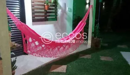 Casa à venda, 2 quartos, 1 suíte, 4 vagas, Parque das Américas - Uberlândia/MG