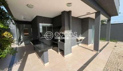 Casa em condomínio à venda, 3 quartos, 3 suítes, 2 vagas, Laranjeiras - Uberlândia/MG