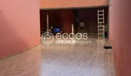 Casa para aluguel, 2 quartos, 1 suíte, 3 vagas, Jardim Canaã - Uberlândia/MG