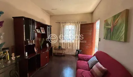 Casa à venda, 3 quartos, 2 vagas, Planalto - Uberlândia/MG