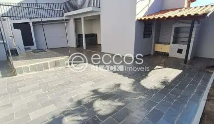 Casa para aluguel, 4 quartos, 2 suítes, 2 vagas, BOSQUE - ARAGUARI/MG