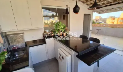 Cobertura à venda, 3 quartos, 1 suíte, 1 vaga, Santa Mônica - Uberlândia/MG