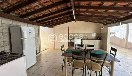 Casa à venda, 3 quartos, 1 suíte, 3 vagas, Tibery - Uberlândia/MG