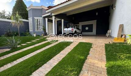 Casa à venda, 5 quartos, 2 suítes, 4 vagas, Parque do Mirante - UBERABA/MG