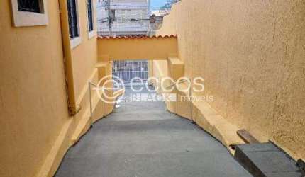 Casa para aluguel, 5 quartos, 2 suítes, 5 vagas, Centro - UBERABA/MG
