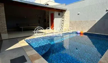Casa à venda, 3 quartos, 2 suítes, 2 vagas, Laranjeiras - Uberlândia/MG