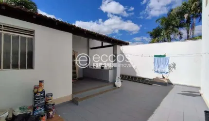 Casa à venda, 6 quartos, 1 suíte, 2 vagas, FABRÍCIO - UBERABA/MG
