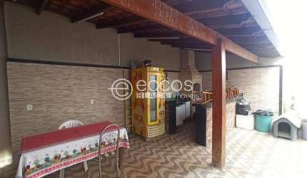 Casa para aluguel, 3 quartos, 1 suíte, 2 vagas, Conjunto Manoel Mendes - UBERABA/MG