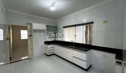 Casa à venda, 2 quartos, 1 suíte, 4 vagas, Jardim Botânico - Uberlândia/MG