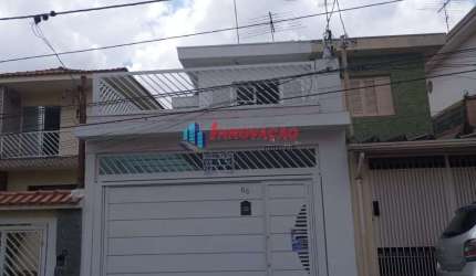 Sobrado no bairro Parque Vitória, 4 dorm, 1 suíte, 2 vagas, 130 m