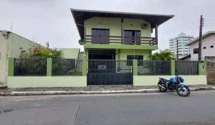 Casa com 4 dormitórios à venda, 350 m² por R$ 1.300.000,00 - Centro - Navegantes/SC