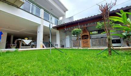 CASA LINEAR MODERNA À VENDA, 4 SUÍTES E ÁREA GOURMET – TAQUARA.