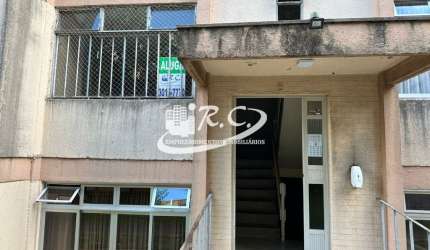 RC Imóveis aluga apartamento no Sitio Cercado