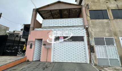 RC Imóveis vende sobrado no Alto Boqueirão