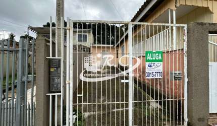 RC Imóveis aluga casa de fundos no Tatuquara
