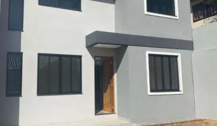 SOBRADO EM CONDOMÍNIO