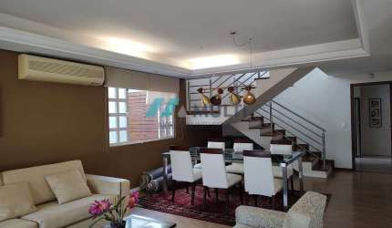 Casa em Condomínio Fechado