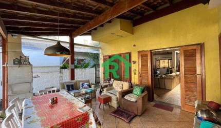 Casa à venda ou locação na Praia das Astúrias I Rocha Imóveis Guarujá