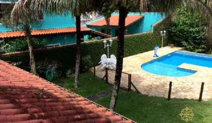 SOBRADO MOBILIADO COM 3 SUÍTES NO PARQUE VIVAMAR.