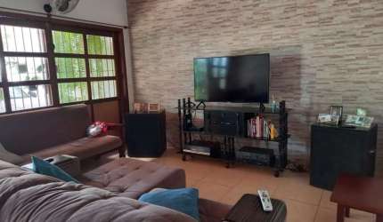 CASA TÉRREA NAS TONINHAS COM 3 DORMITÓRIOS.