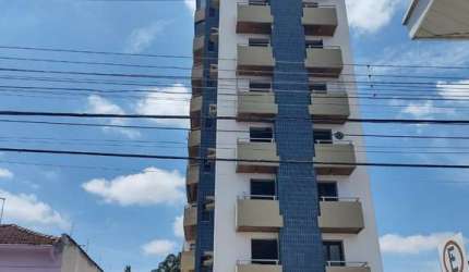 Apartamento de 04 quartos sendo 01 suíte no Centro de Guaratingueta