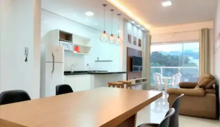 Apartamento mobiliado com 2 dormitórios à venda no Centro de Ubatuba
