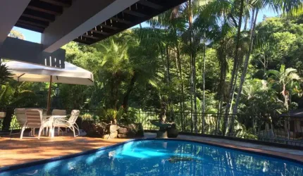 Casa única entre a mata e o mar em condomínio fechado- praia Domingas Dias- Ubatuba -SP