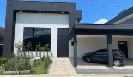 Casa de Alto Padrão em Condomínio regiao central