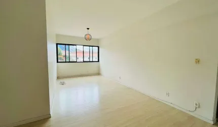 Apartamento com 2 dormitórios, em prédio com lazer, À VENDA, no Campo Grande