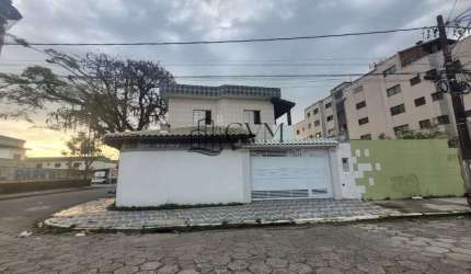 Sobrado com 4 dorms, Aviação, Praia Grande