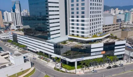 Sala comercial 77m²  no Centro em Itajaí