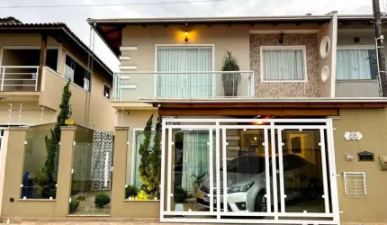 Casa semimobiliada com 3 dormitórios no Cordeiros em Itajaí