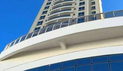 Apartamento com 2 suítes no Bairro Fazenda em Itajaí