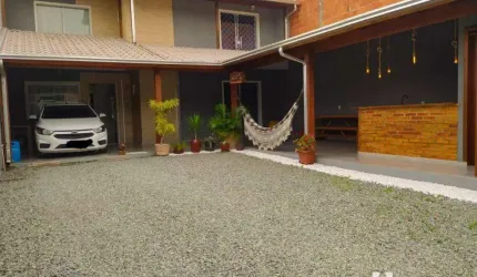 Casa semimobiliada com 2 dormitórios no Santa Regina em Itajaí