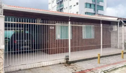 Casa com 2 dormitórios no bairro São João em Itajaí
