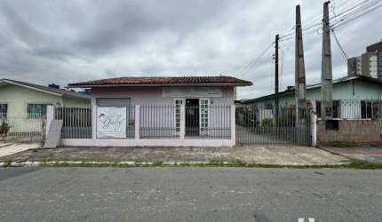 Casa com 1 suíte e 2 dormitórios no bairro Cordeiros em Itajaí