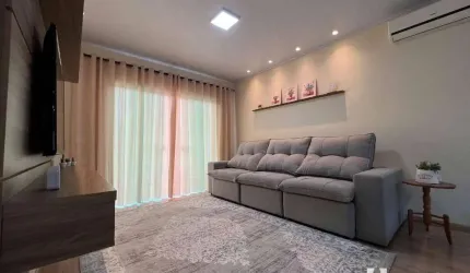 Casa com 2 dormitórios no bairro Espinheiros em Itajaí