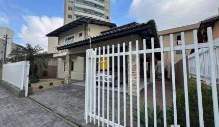 Sobrado com 1 suíte e 1 dormitório no Centro de Itajaí