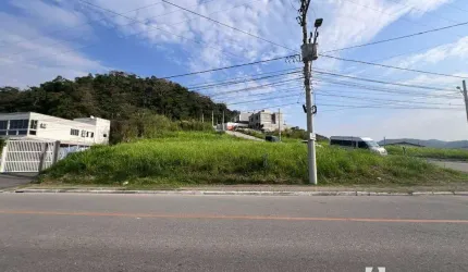 Terreno com 800 m² no bairro Espinheiros em Itajaí