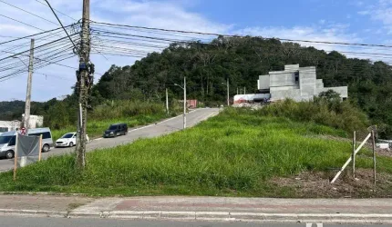 Terreno com 800 m² no bairro Espinheiros em Itajaí